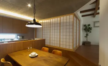 【030】ぬくもりと落ち着きを感じさせる小上がりリビングの家