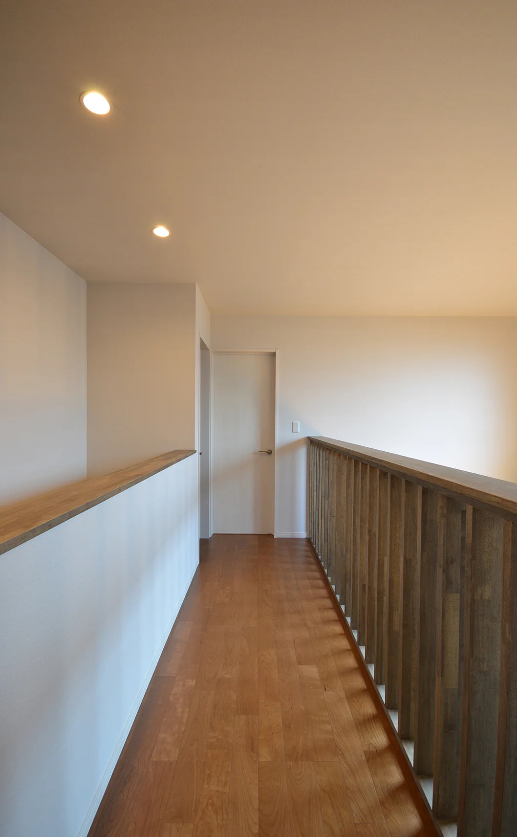 造作手摺の2Fホール