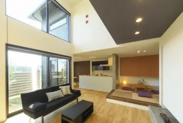 【096】自然に寄り添い、暮らしを遊ぶ家