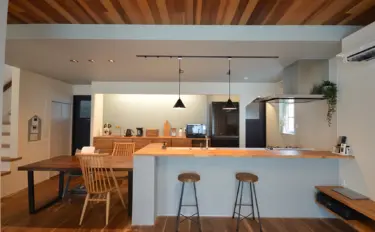 【111】人の活動がカフェ風を成り立たせる家