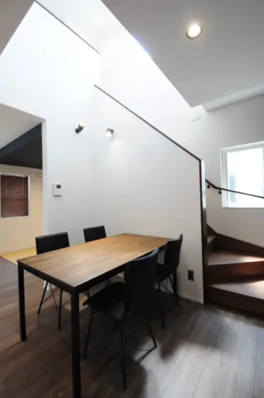 ダイニング・吹き抜け２