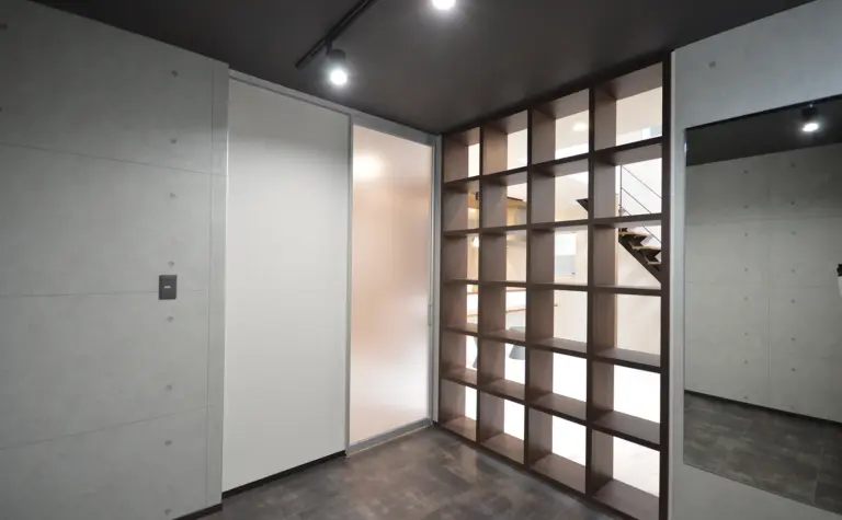 全身鏡のあるトレーニングルーム