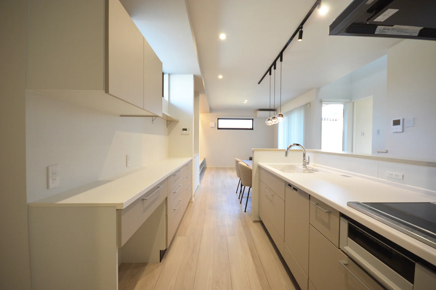 ■キッチン・食器棚２