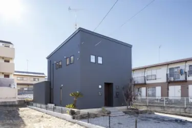 【085】箱の中で開放された家