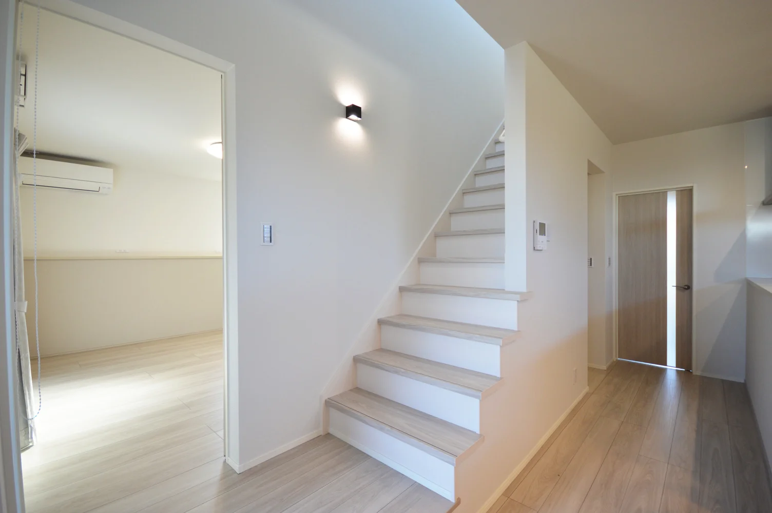 ■１階 寝室・階段部分