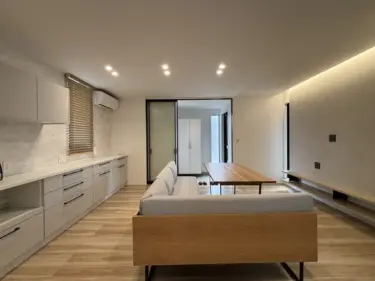 リビング 兼 ダイニング（玄関側）