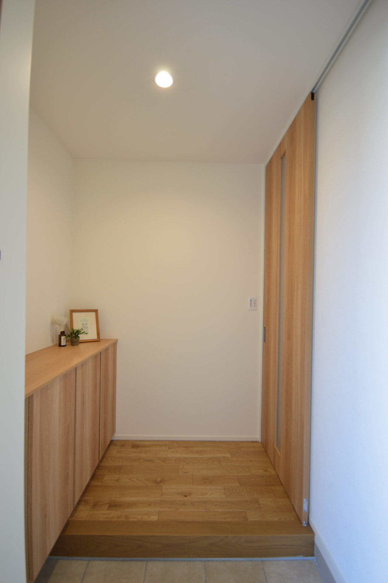 玄関・ホール側