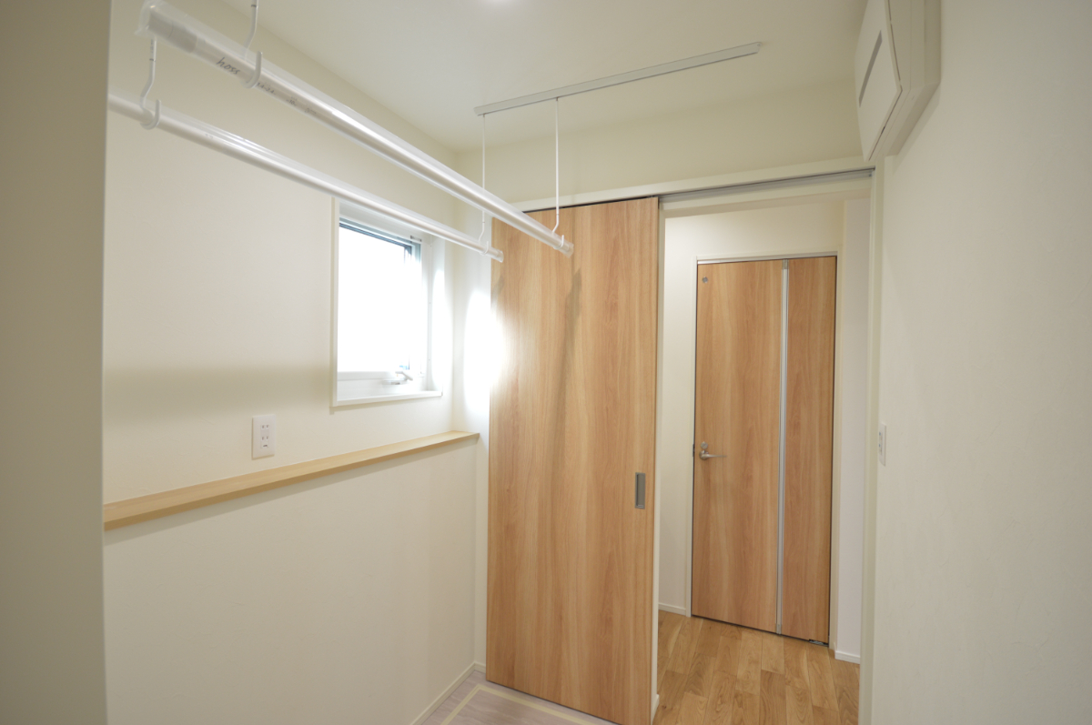 脱衣室→洗面所への動線