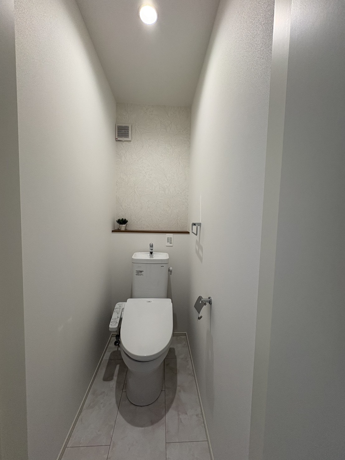 ２階トイレ（温水洗浄便座）