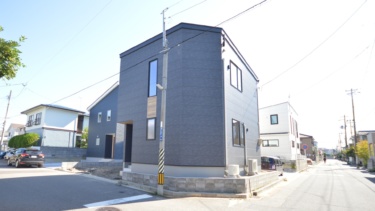 約２８坪！Ｌ字型に設計した３ＬＤＫのデザイン住宅（西区小針４丁目）
