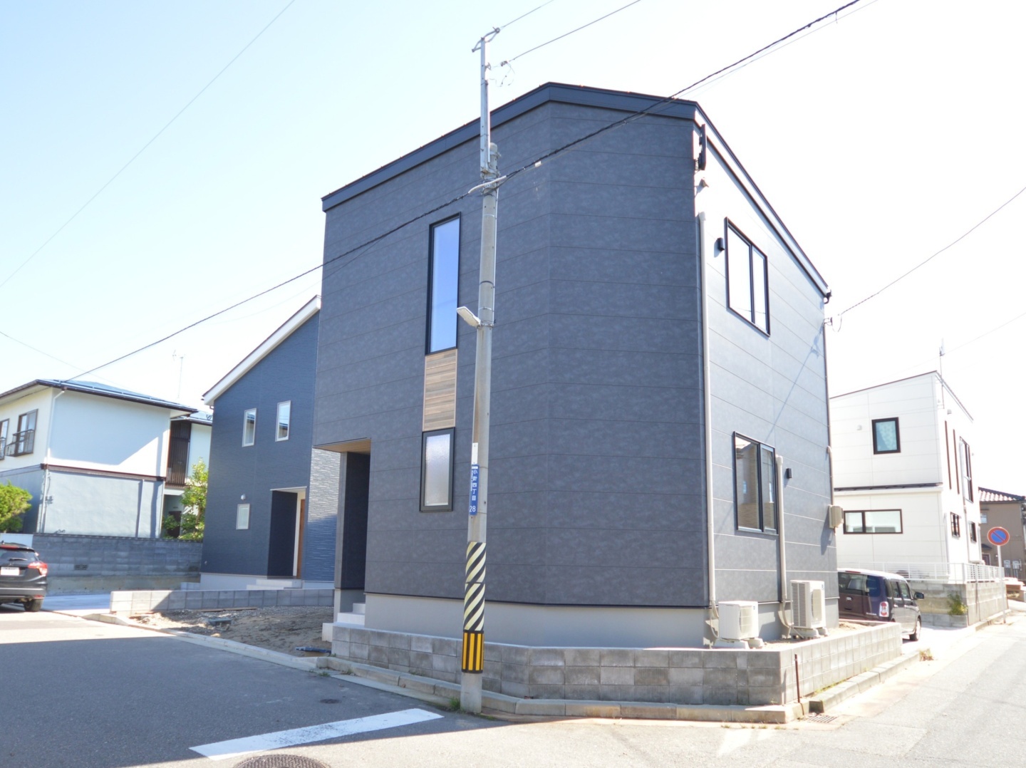 約２８坪！Ｌ字型に設計した３ＬＤＫのデザイン住宅（西区小針４丁目）