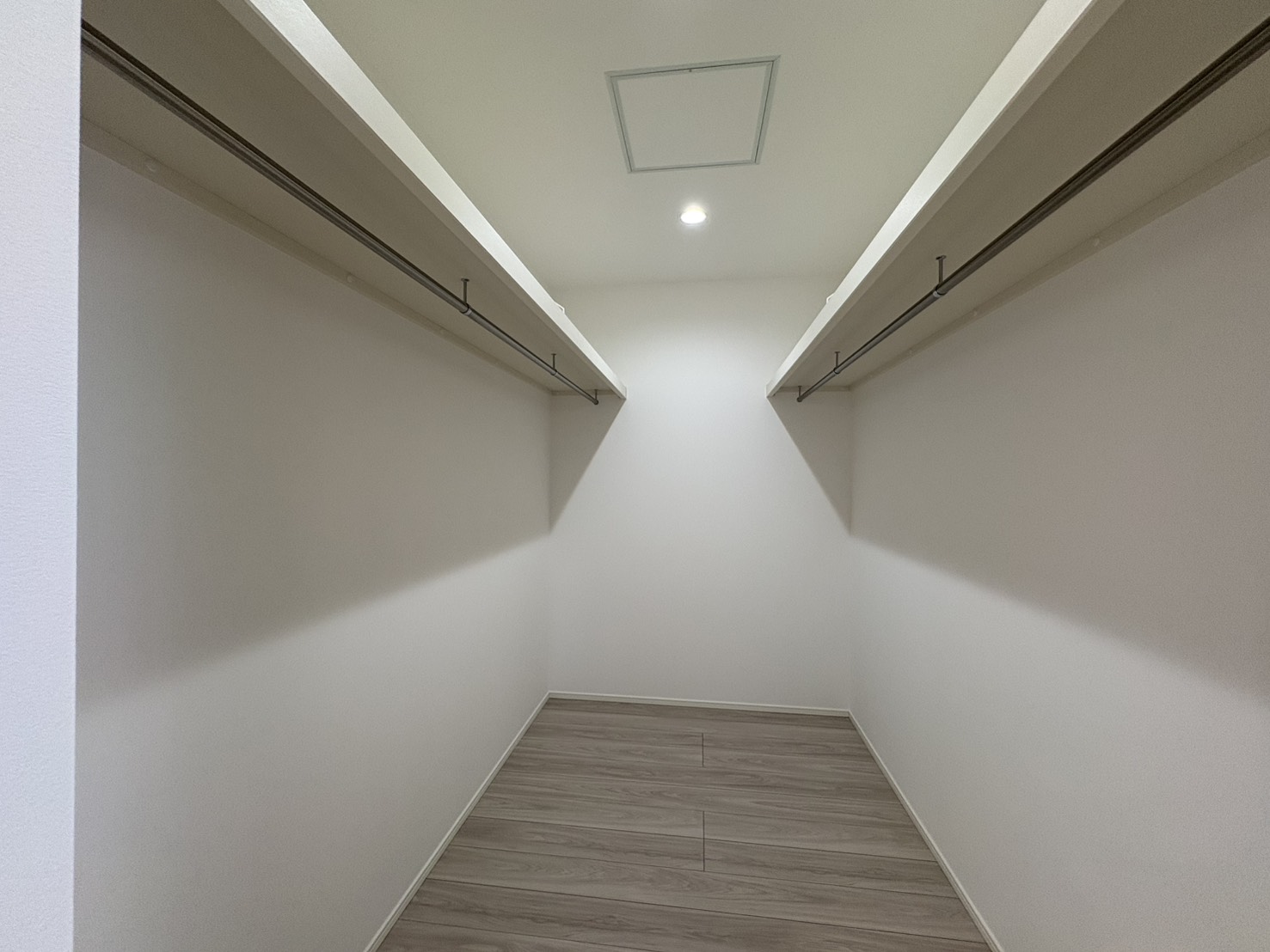 ウォークインクローゼット（３帖分）