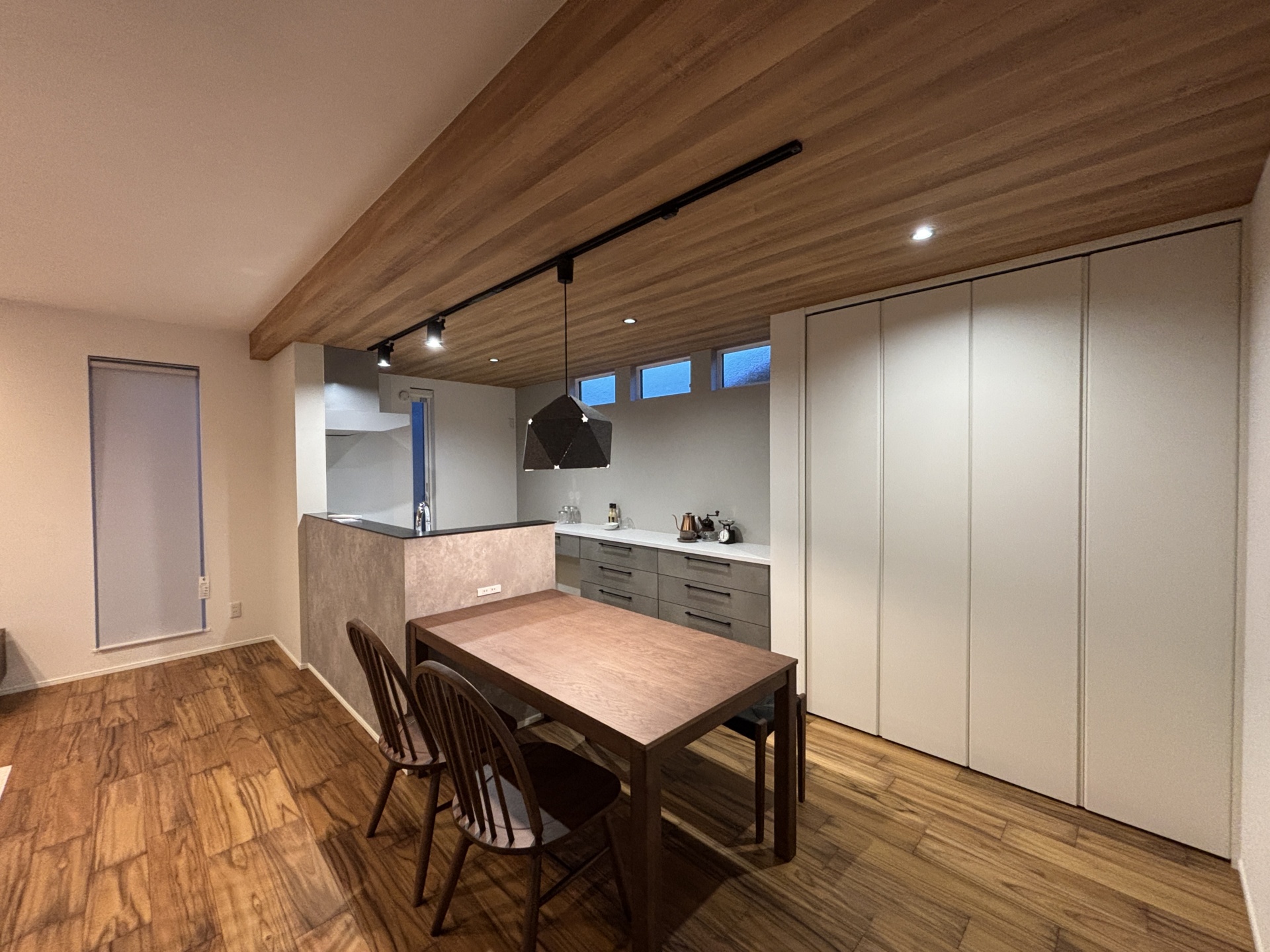 横並びのダイニングキッチンで家事ラク