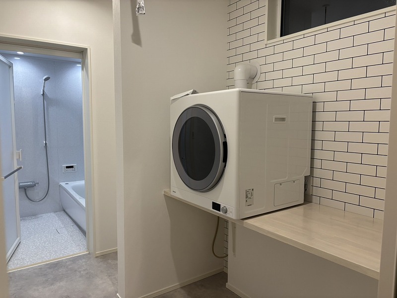 ガス乾燥機「乾太くん」を設置。サブウェイタイルが映える。