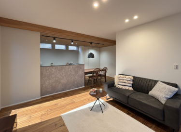 下がり天井がインテリアデザインになるLDK