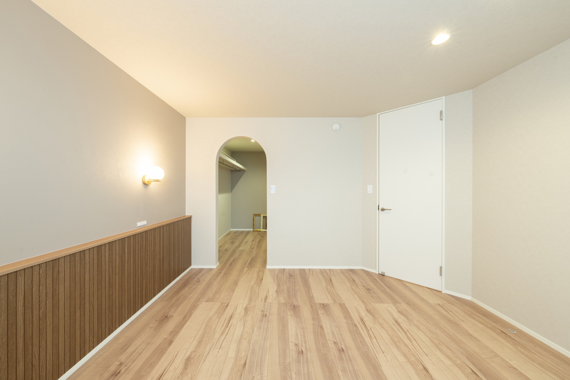 主寝室とかわいいアーチ壁のＷＩＣ