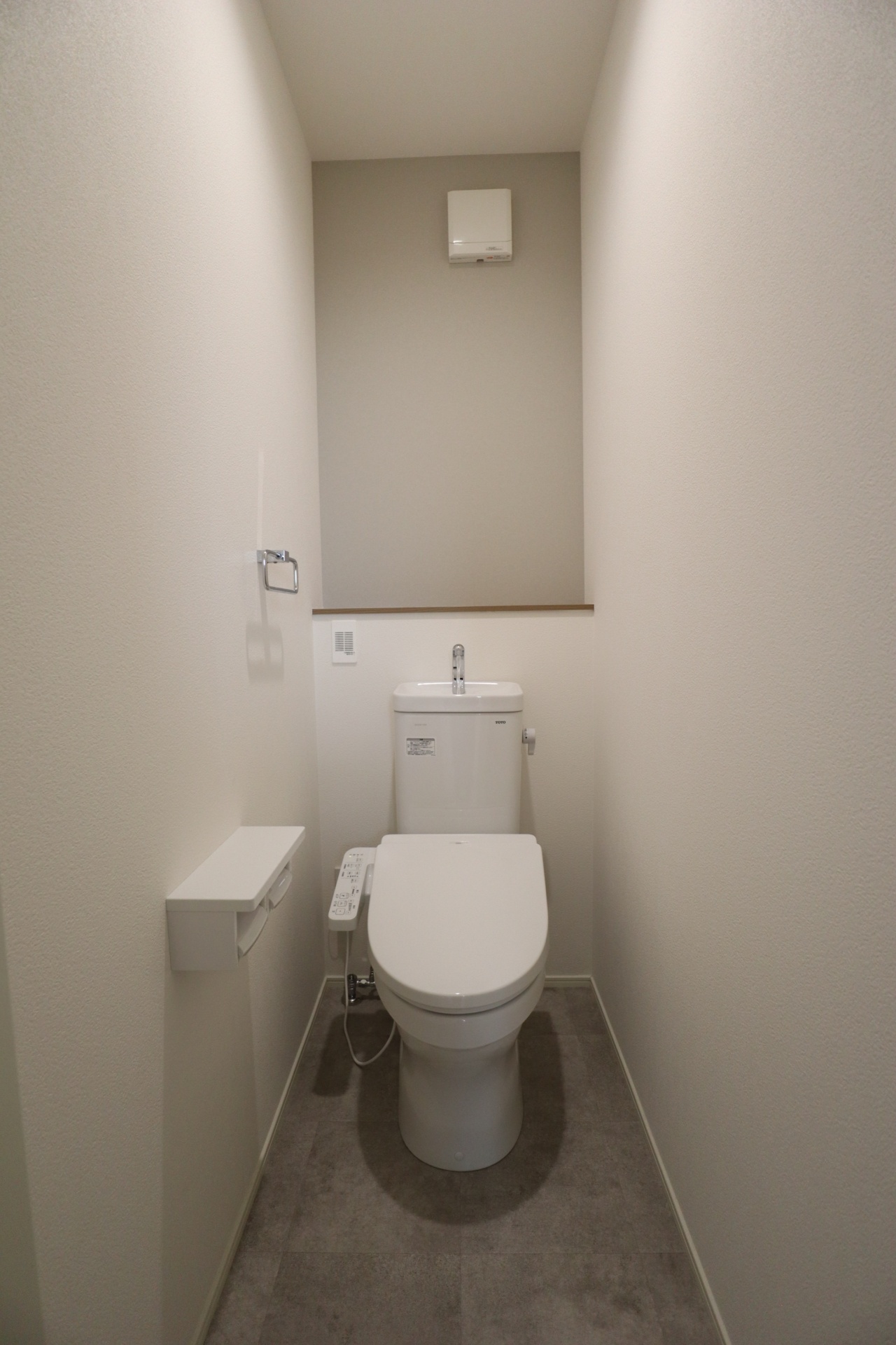 ■２階トイレ（温水洗浄便座）