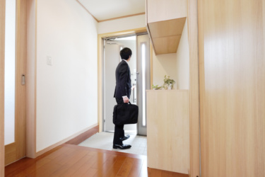 東玄関の平屋間取り事例3選！【東向きの玄関の間取り図・LDK・坪数】