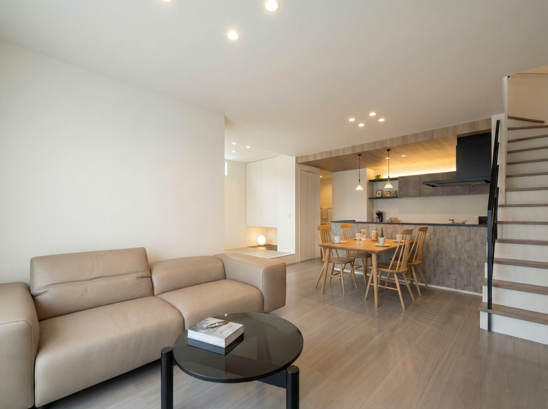 内観イメージ（ＬＤＫ）
※本CGパースは完成イメージです。実際の仕様・色味・仕上がりとは一部異なる場合があります。