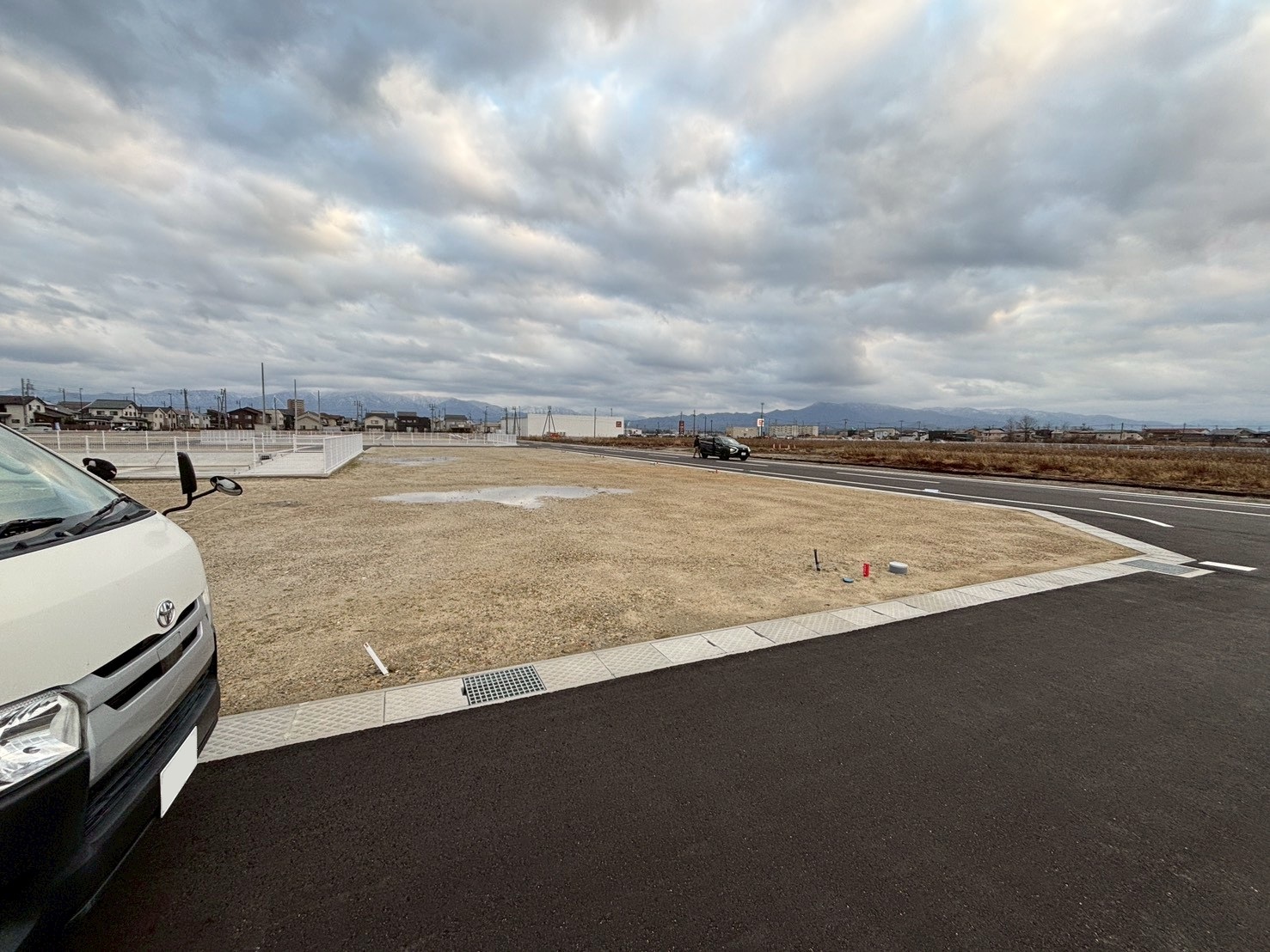 ■現地土地画像（西側より）

※２０２５．１２月撮影