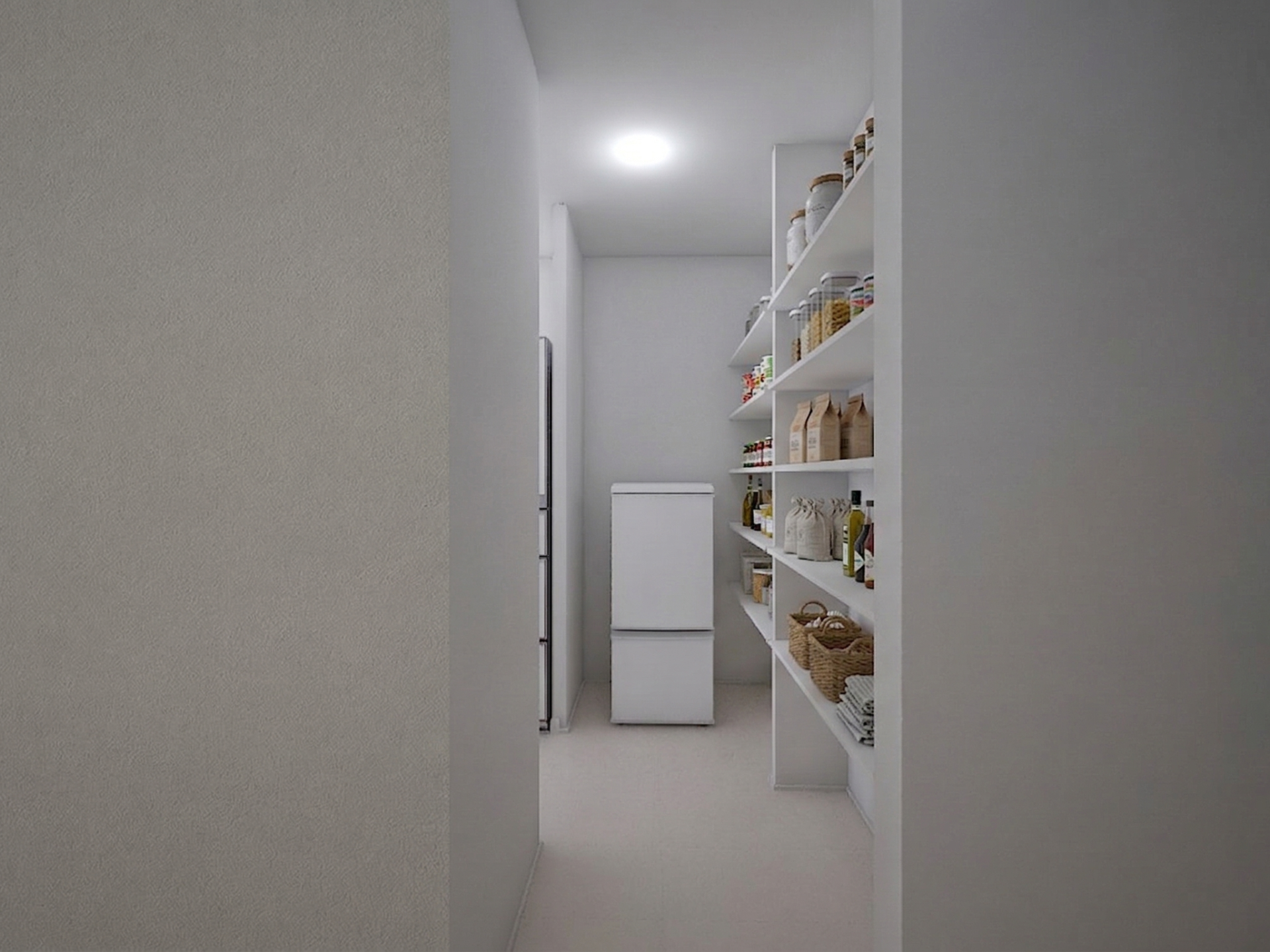 玄関からパントリー、キッチンへと直行できるスムーズな流れを実現