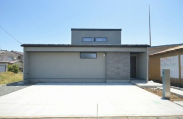 【1階寝室で半平屋生活の家】外観