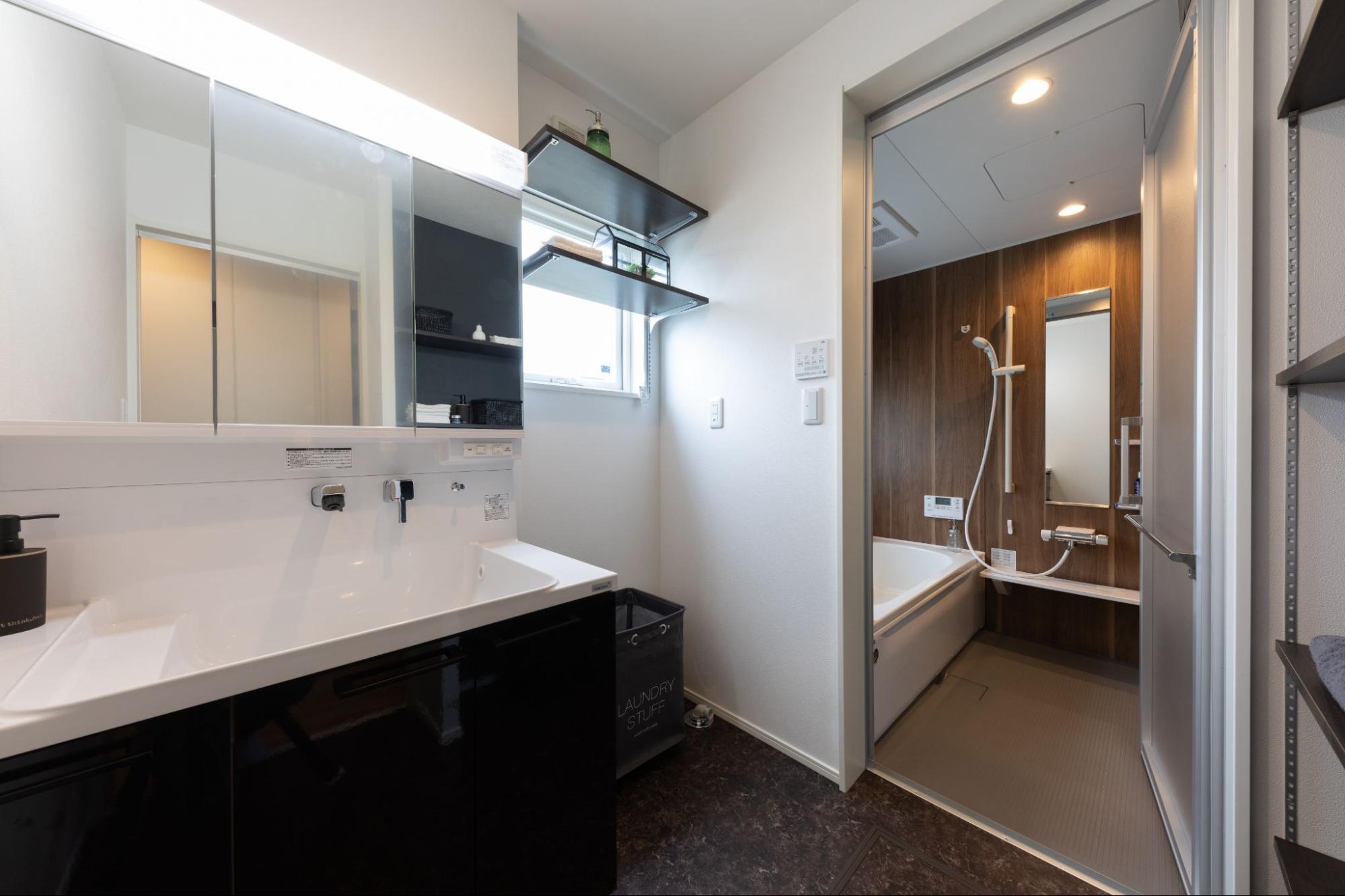 新潟県の施工事例の洗面脱衣所