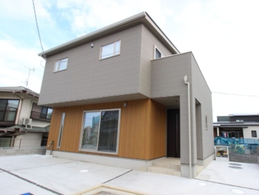 まちなかモデルハウス販売！家事ラク動線と、大人の遊び心が同居する家（松山市東野）