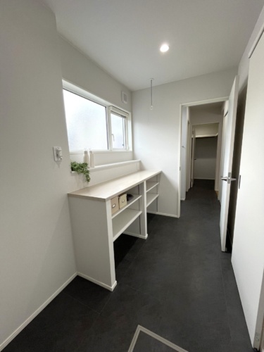 洗って干してすぐ畳める、効率的なランドリールーム