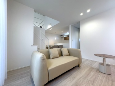 キッチンからダイニング、リビングまで一直線に視線が抜けるＬＤＫ