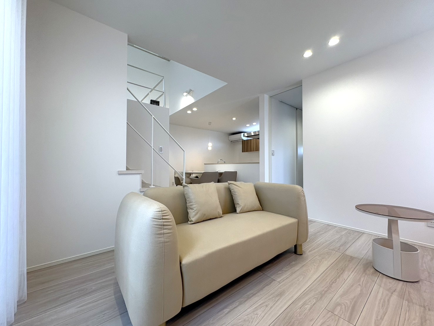 キッチンからダイニング、リビングまで一直線に視線が抜けるＬＤＫ