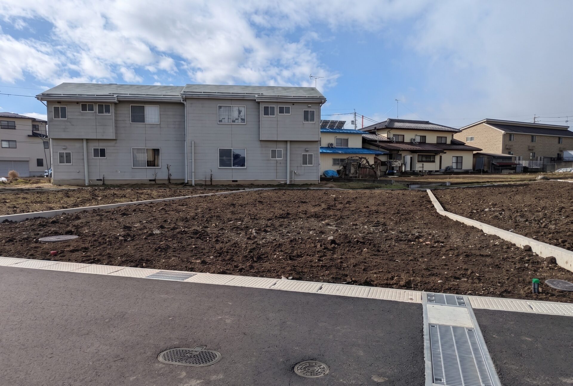 【長野市富竹Ｃ】
前面道路を含む現地土地画像