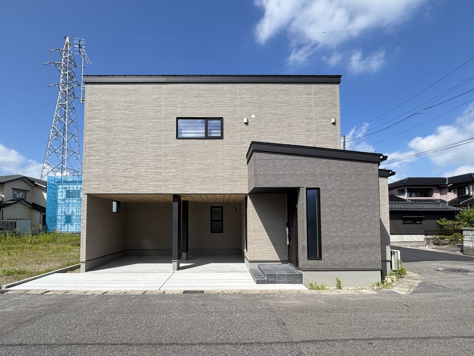 【江南区五月町】造作間接照明TV台と充実WICで美しく暮らす家